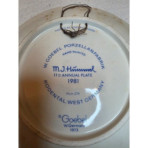 M.J. Hummel 1981 Annual Plate Hum 271 Hand-Painted Goebel Porcelain Germany - Picture 8 of 9